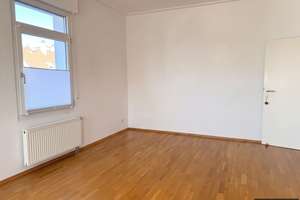 Top gepflegte helle 3,5 -Zimmer-Wohnung mit Balkon in historischem Ambiente – Die vollständige Adresse der Immobilie erhältst du vom Anbieter., 73207 Plochingen – Vorschaubild 4