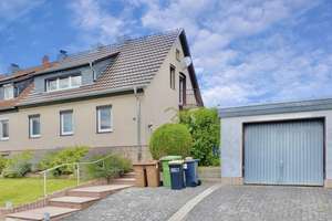 Individuelles Zweifamilienhaus mit großem Grundstück

und Garage in bester Lage von Schauenburg-El – Die vollständige Adresse der Immobilie erhältst du vom Anbieter., 34270 Schauenburg – Vorschaubild 3