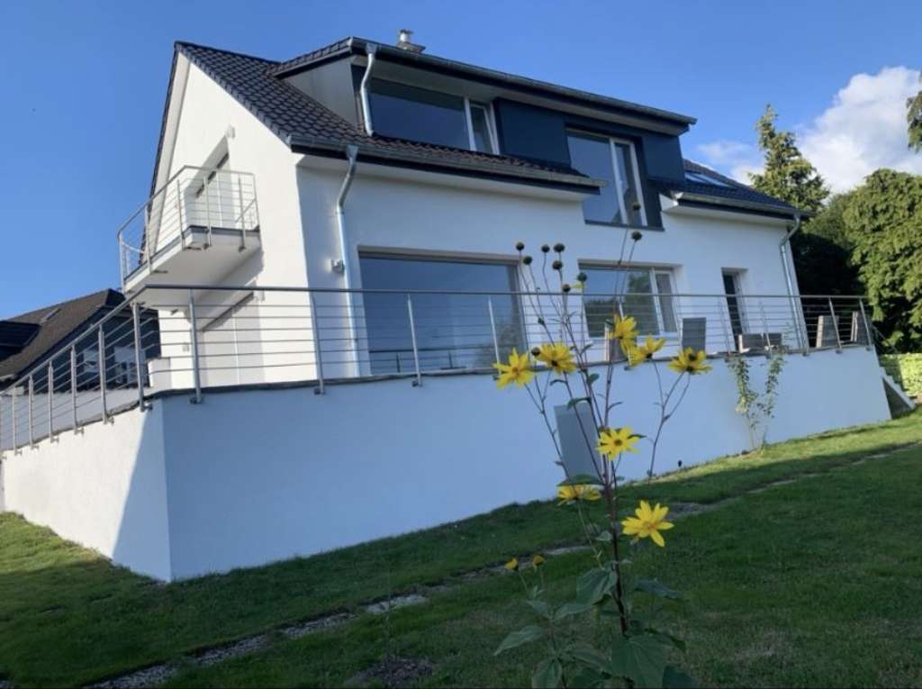 Immobilie in Hückeswagen - Luxuriöses Einfamilienhaus in Hückeswagen Toplage von privat/Eigentümer (Erstbezug nach Sanierung) - Bild 1
