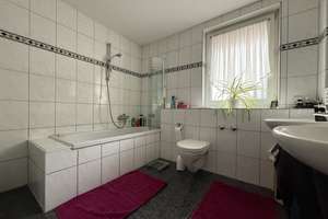 Wunderschönes und gepflegtes Zweifamilienhaus mit durchdachter Aufteilung in ruhiger Lage von Essen – Die vollständige Adresse der Immobilie erhältst du vom Anbieter., 45279 Freisenbruch, Essen – Vorschaubild 10