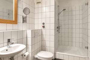 Gut geschnittene, helle 3-Zimmer-Wohnung mit sonniger Innenhofloggia, Balkon und TG-Stellplatz – Die vollständige Adresse der Immobilie erhältst du vom Anbieter., 30161 List, Hannover – Vorschaubild 11