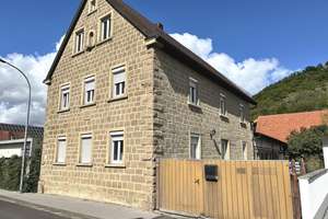 Viel Platz & viele Möglichkeiten... sonnig gelegenes Sandsteinhaus mit mehreren Nebengebäuden und  – Die vollständige Adresse der Immobilie erhältst du vom Anbieter., 97475 Zeil am Main – Vorschaubild 1