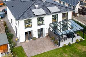 Neubau Doppelhaushälfte mit Keller im Eff. 40-Standard
in ruhiger Lage – Die vollständige Adresse der Immobilie erhältst du vom Anbieter., 22393 Sasel, Hamburg – Vorschaubild 2
