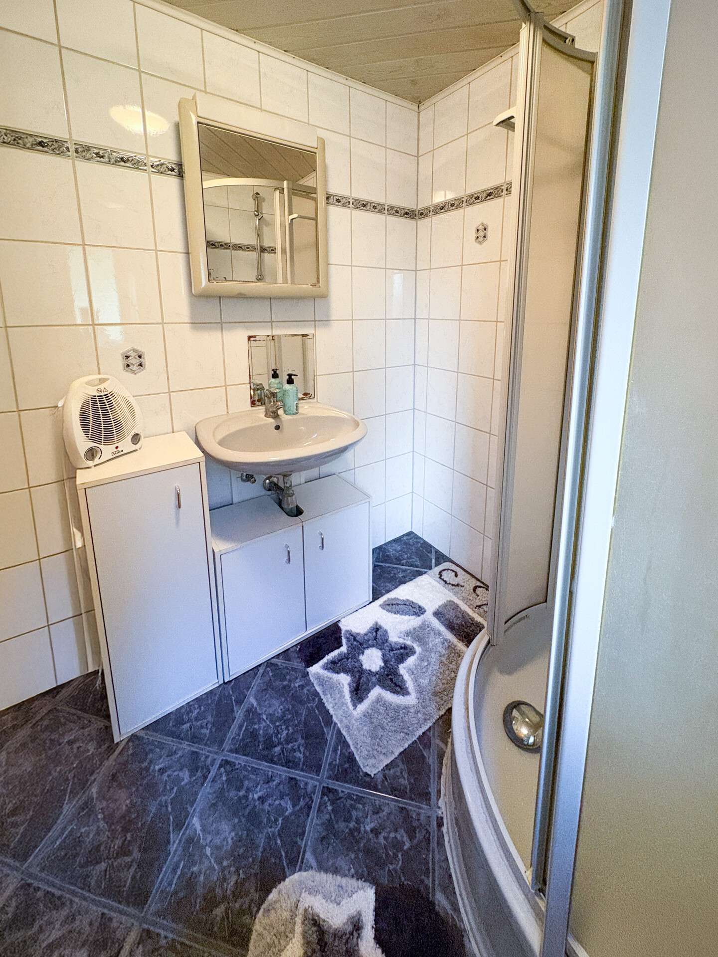 Immobilie in Daaden - Gemütliches Einfamilienhaus mit ELW & großem Nebengebäude! - Bild 16