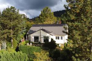 Saniertes Traumhaus 2010/spektakulärer Ausblick/ Top Energiewert!
+exklusiv eingerichteter Wohnung! – Die vollständige Adresse der Immobilie erhältst du vom Anbieter., 79410 Badenweiler – Vorschaubild 1
