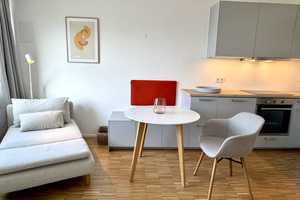 Einziehen & wohlfühlen: hochwertig sanierte 1 Zimmer Wohnung mit Blick über die Dächer Neuhausens – Dachauer Str. 245, 80637 München – Vorschaubild 4