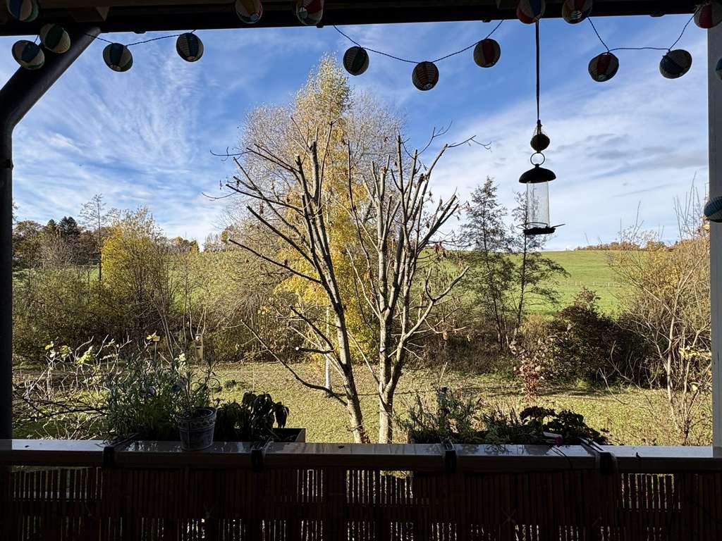 Immobilie in Bad Tölz - Charmante 2-Ebenen-Wohnung mit Balkon – hell, gemütlich & vielseitig nutzbar - Bild 3