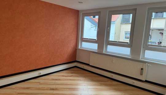 Bild von Gewerbeeinheiten stehen leer, Wohnräume vermietet, sofort teilweise nutzbar inkl. eigener Wohnung