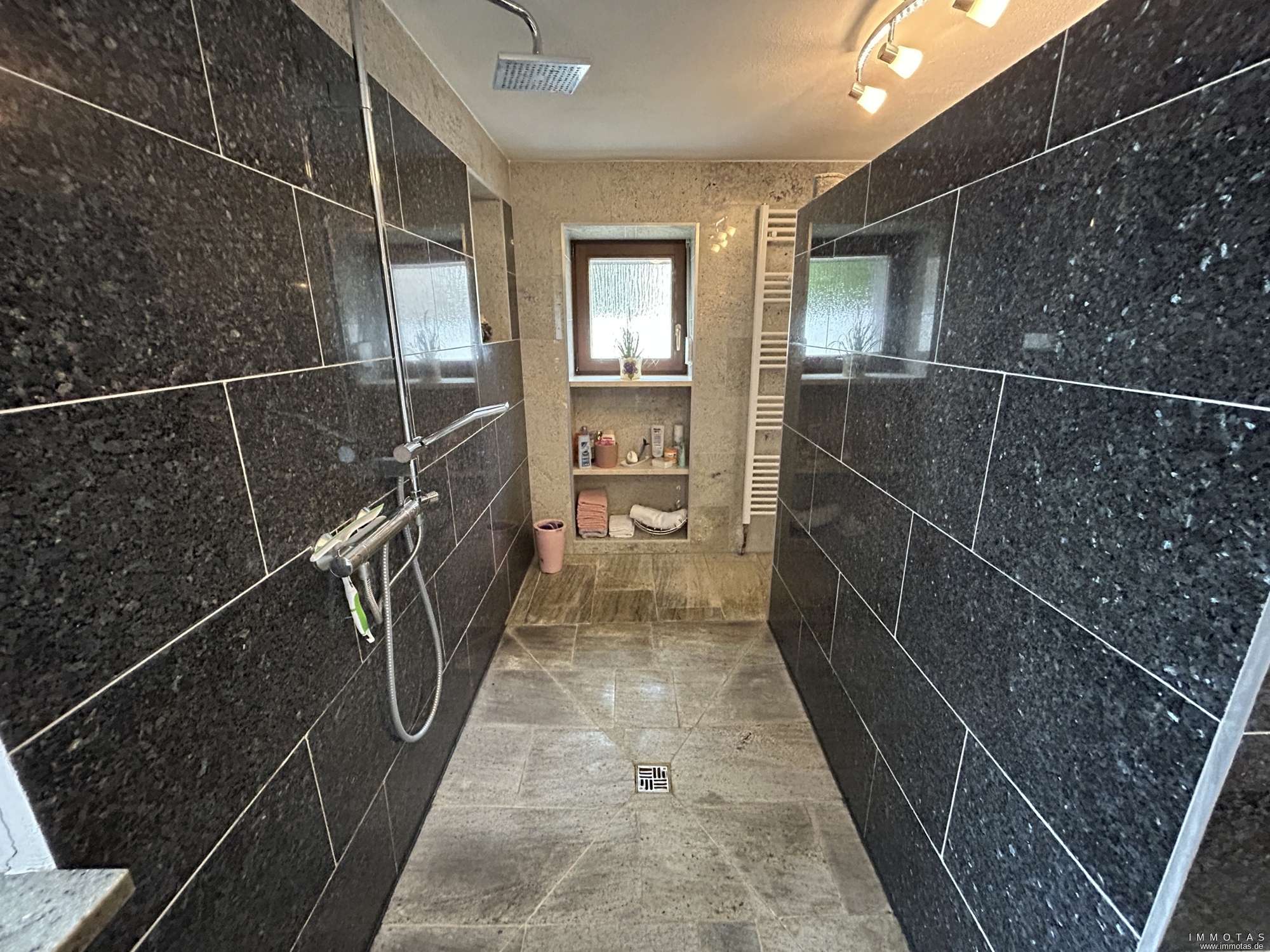 Immobilie in Überherrn - Reihenmittelhaus mit drei Stellplätzen - hervorragende Energiewerte - Bild 5