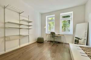 Stilvolles Zimmer im sanierten Altbau – möbliert & modern