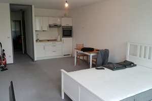 Helle, gepflegte 1-Zimmer-Whg mit Südbalkon, teilmöbliert in München/Arabellapark mit Garagenplatz – Elektrastraße 11, 81925 Parkstadt, München – Vorschaubild 1