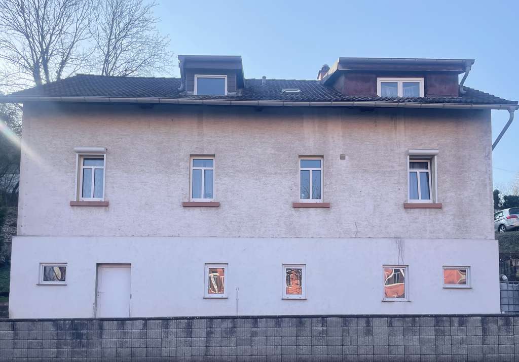 Immobilie in Hirzenhain - Einfamilienhaus mit Garten zur individuellen Gestaltung! - Bild 2