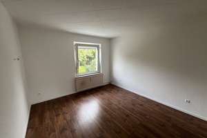 OFFENE Besichtigung am 10.6. um 19:00 Uhr - renovierte 2-Zimmer-Wohnung in ruhigem 5 Parteien Haus – Am Hagen 19, 42855 Fichtenhöhe, Remscheid – Vorschaubild 2