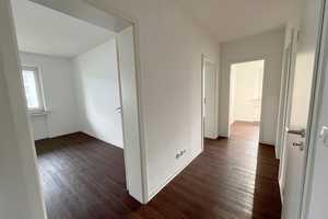 Frisch Für Sie renoviert: Exklusive 3-Zimmer-Wohnung in Lennep – Max-von-Laue-Straße 29, 42897 Remscheid – Vorschaubild 4