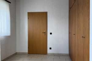 5-Zimmer-Haushälfte mit Garten in gepflegtem Zweifamilienhaus – Linkentalstraße 34, 74172 Heilbronn (Kreis) – Vorschaubild 2