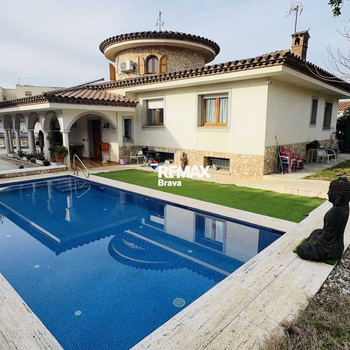 Exklusives Einfamilienhaus in Montilivi Privatsphäre, Licht und Eleganz in Girona
