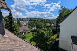 SI-Geisweid: Schöne 3-Zimmer DG-Wohnung mit Balkon – Sohlbacher Straße 116, 57078 Geisweid, Siegen – Vorschaubild 1