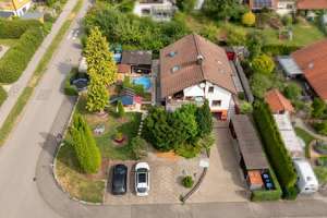 Vielseitiges Zweifamilienhaus mit Blick bis in die Alpen – Die vollständige Adresse der Immobilie erhältst du vom Anbieter., 88456 Ingoldingen – Vorschaubild 3