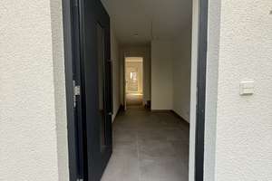 Luxus-Neubau (KfW 40) Erdwärme, Kühlung, Lüftung, PV und Garten – 8 Min. zum HBF – Die vollständige Adresse der Immobilie erhältst du vom Anbieter., 65933 Griesheim, Frankfurt am Main – Vorschaubild 2
