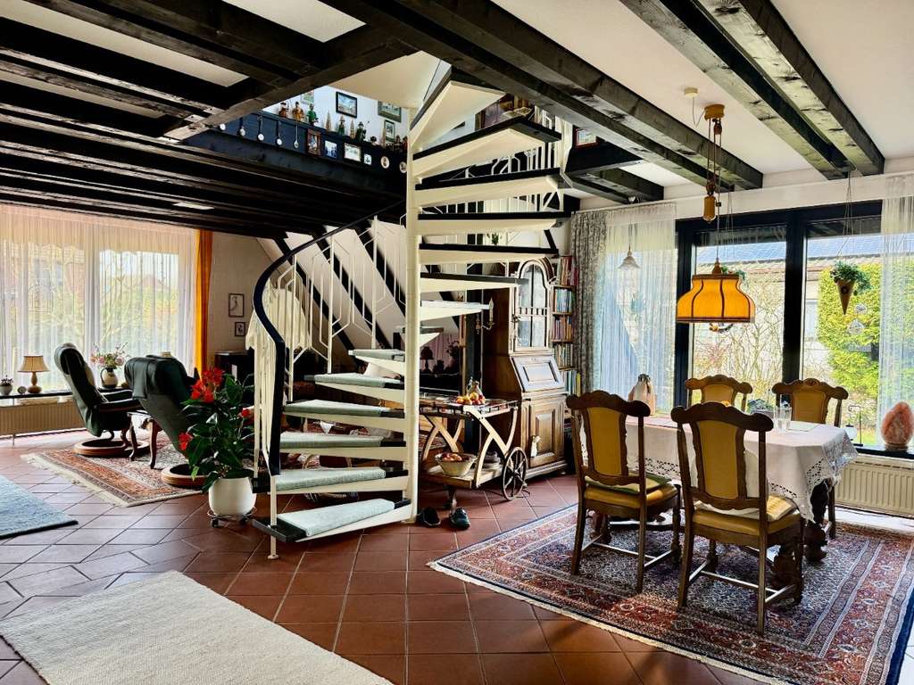 Immobilie in Otterndorf - Charmantes Einfamilienhaus mit besonderem Wohnambiente und großzügigem Grundriss - Bild 1