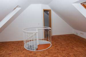 Komfortable 5-Zi-Wohnung über 2 Etagen mit Balkon, Wohnküche und 2 Bädern – Blankenauer Straße 9, 9113 Schloßchemnitz, Chemnitz – Vorschaubild 21