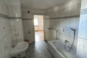 Viel Platz für Ihre Ideen: 4-Zimmer-Wohnung in Bad Münster am Stein-Ebernburg – Berliner Straße 33, 55583 Bad Münster am Stein-Ebernburg – Vorschaubild 3