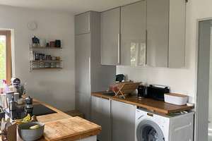 Suche Nachmieter für helle 2-Zimmer-Wohnung mit großzügigem Wohnbereich & Küche in Putzbrunn – 85640 Putzbrunn – Vorschaubild 2