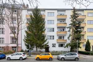 Gemütliche 2-Zimmer-Wohnung mit Balkon und Weitblick in Steglitz – Option zur Eigennutzung!