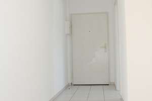 Helle 2-Zimmer-Dachwohnung mit Süd-Dachloggia und Tiefgaragenstellplatz in Taunusstein-Wehen – Aarstraße 217, 65232 Taunusstein – Vorschaubild 3