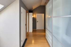 Raum & Design: 4,5 Zi-Penthouse-Maisonette. Kamin. Dachterrasse. Loggia. 3 Bäder. Garage. – 40489 Angermund, Düsseldorf – Vorschaubild 10