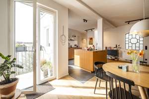 Charakterstark, lichtdurchflutet und außergewöhnlich:
DG-Wohnung mit  Dachterrasse am Isemarkt – Die vollständige Adresse der Immobilie erhältst du vom Anbieter., 20144 Harvestehude, Hamburg – Vorschaubild 5