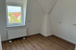 Stilvoll modernisiert: 2-Zimmer-Dachgeschosswohnung in Weißenhorn – Lenbachstraße 7, 89264 Weißenhorn – Vorschaubild 3