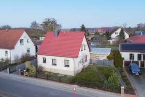 Kompaktes Wohnen: Massives EFH mit Garten und Nebengebäude in Gartz (Oder)