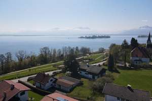 RESERVIERT - Gehobene Doppelhaushälfte mit traumhaftem Seeblick – Die vollständige Adresse der Immobilie erhältst du vom Anbieter., 83257 Gstadt am Chiemsee – Vorschaubild 1