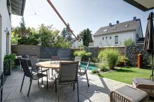 VERKAUF: Traumhaus in ruhiger Lage – Pool, Sauna & Whirlpool inklusive! – Die vollständige Adresse der Immobilie erhältst du vom Anbieter., 82205 Gilching – Vorschaubild 9