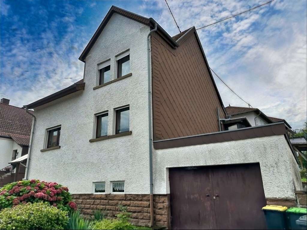 Immobilie in Illingen - Solides Einfamilienhaus mit Potenzial in ruhiger Lage  - Bild 1