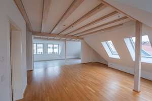 Zentrum-Südost! | Wunderschöne 5 Zi.- Whg. | Parkett | 2 Bäder | Gäste WC | AK| Dachterrasse