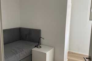 NUR FÜR STUDENTEN! / STUDENTS ONLY! Möbliertes, zentral gelegenes Zimmer in 3er Mädels-WG – Hauptstrasse 103, 91054 Erlangen – Vorschaubild 3