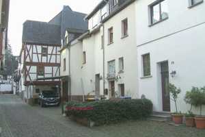 Charmantes Reihenhaus mit kompletter Ausstattung, Kaminofen und Stellplatz – Cochem-Zell (Kreis) – Vorschaubild 1
