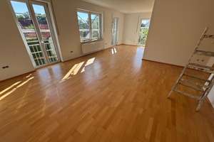 Sonnige Doppelhaushälfte mit Garage, Terrasse und Garten in Hilgertshausen zu vermieten! – 86567 Hilgertshausen-Tandern – Vorschaubild 2
