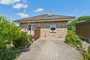 Gepflegter Bungalow mit Carport in 23829 Kükels. – Die vollständige Adresse der Immobilie erhältst du vom Anbieter., 23829 Kükels – Vorschaubild 2