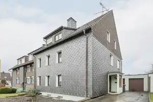 Drei-Familienhaus  mit  wunderschönem Grundstück und Garage in gut angebundener Lage von Gevelsberg! – Ennepe-Ruhr-Kreis – Vorschaubild 2