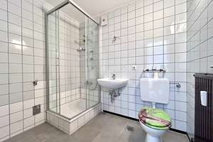 Gepflegte 2-Zimmer-Wohnung mit Aufzug, EBK, Balkon und TG-Stellplatz – Die vollständige Adresse der Immobilie erhältst du vom Anbieter., 73207 Plochingen – Vorschaubild 7