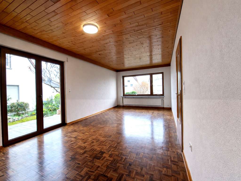 Immobilie in Alzenau - Seltene Gelegenheit in Wasserlos: Freistehendes Haus auf Eckgrundstück mit großem Entwicklungspote - Bild 4