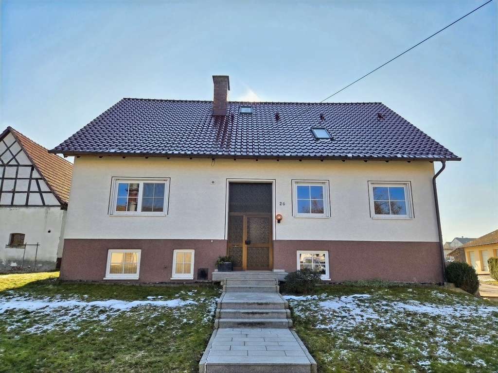 Immobilie in Burgpreppach - Haus am See mit Ausbaupotential (Wfl. 110 m²) inkl. Gartengrundstück und mehreren Nebengebäuden i - Bild 2