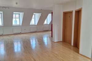 Charmante Maisonette-Dachgeschoßwohnung in bester Lage in der Augsburger Altstadt – Die vollständige Adresse der Immobilie erhältst du vom Anbieter., 86150 Lechviertel, östl. Ulrichsviertel, Augsburg – Vorschaubild 10