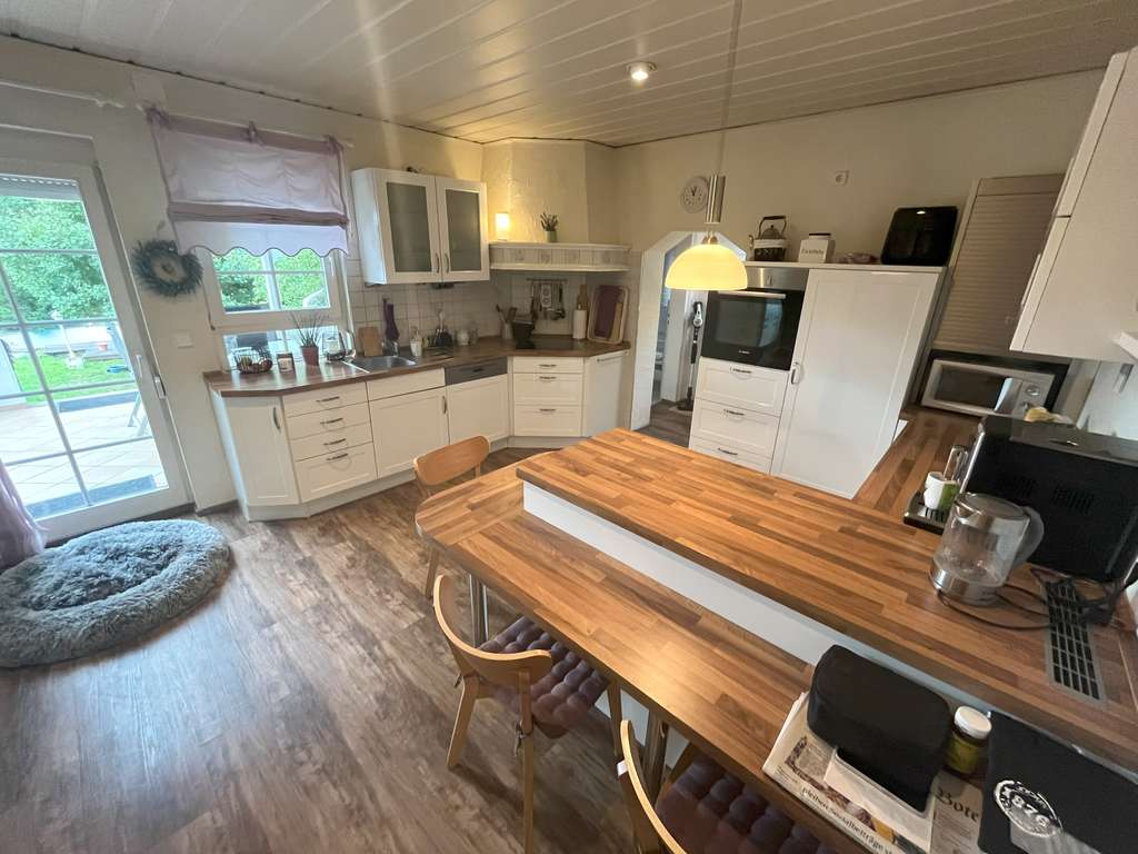 Immobilie in Bisingen - Einfach Einziehen und Wohlfühlen! Gepflegtes Zweifamilienhaus in sonniger Wohnlage in Bisingen - Bild 3