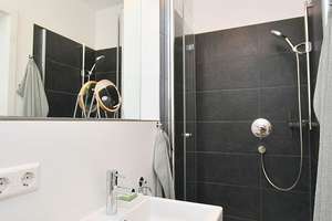 Modern möblierte Wohnung mit TG-Stellplatz in Stuttgart Mitte – Die vollständige Adresse der Immobilie erhältst du vom Anbieter., 70174 Neue Vorstadt, Stuttgart – Vorschaubild 20