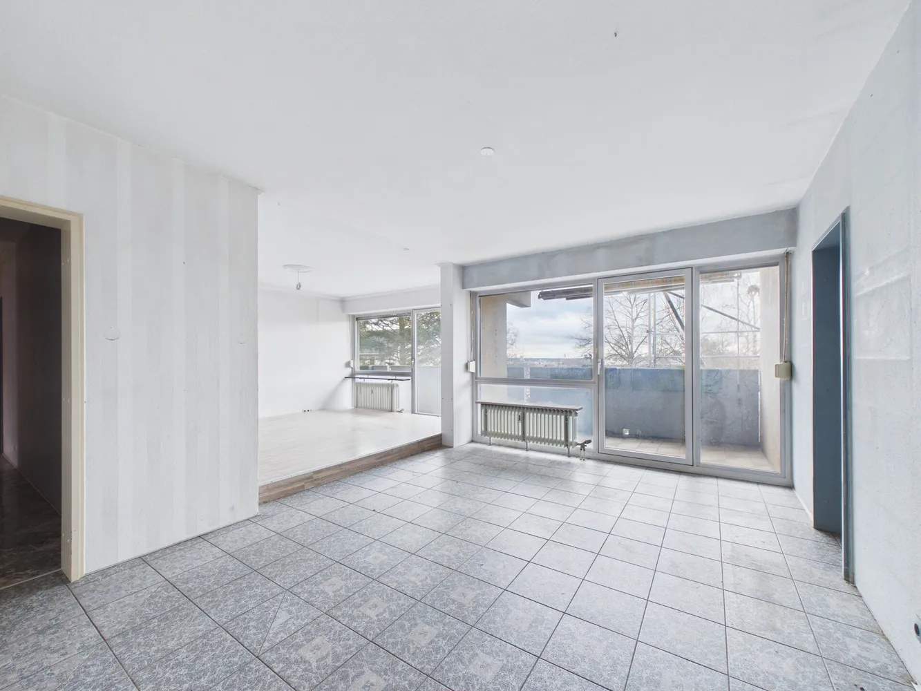 Helle 4,5-Zimmer-Eigentumswohnung mit großzügigem Balkon, Karlsruhe Kreis – Bild 4