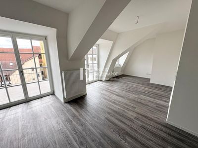 Exklusive 3-Zimmer-Wohnung mit Dachterrasse im Herzen von Kitzingen